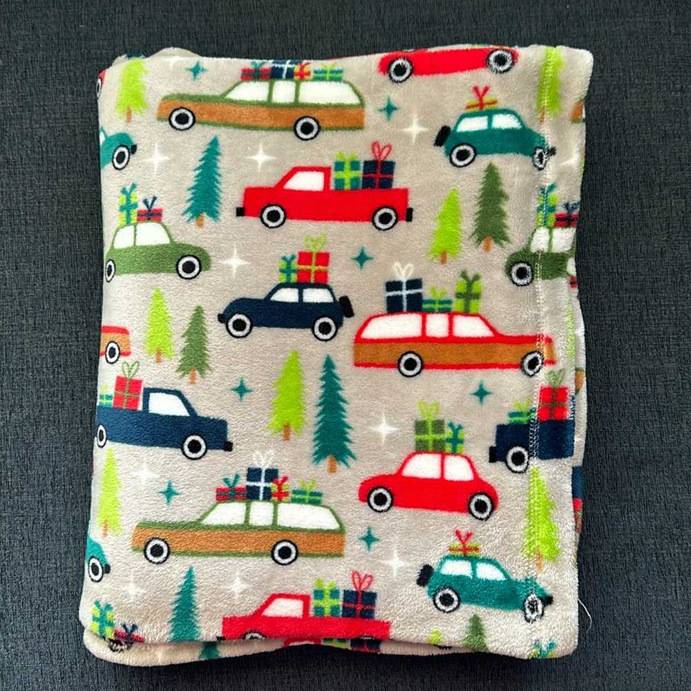 THE BIG ONE 5’6’ Throw Blanket in Holiday Cars